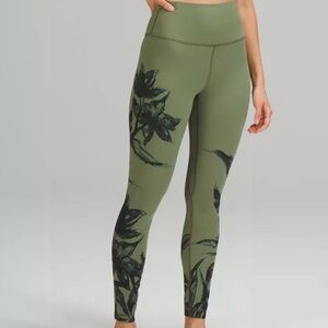 Lululemon Align High-Rise Pant 28" in Botanical Bloom Anchor Multi - Size 2